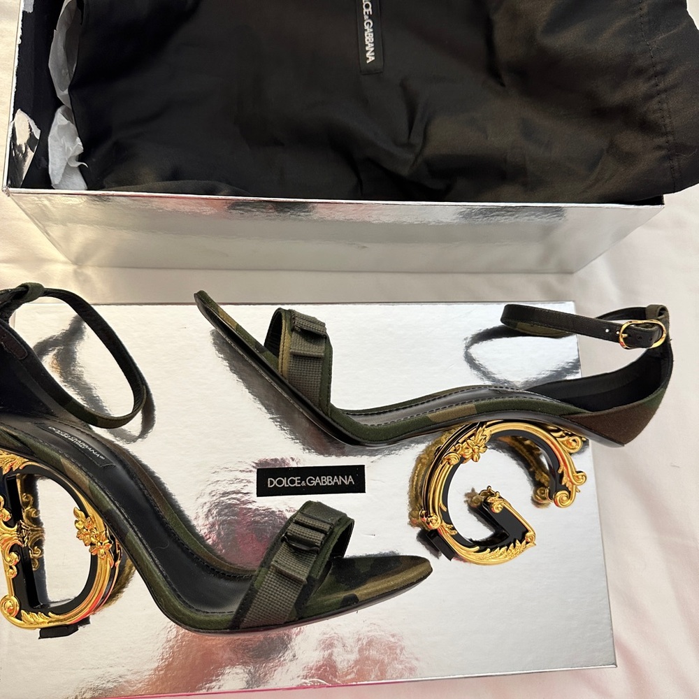 Dolce & Gabbana Military Heels 40 - Picture 7 of 7